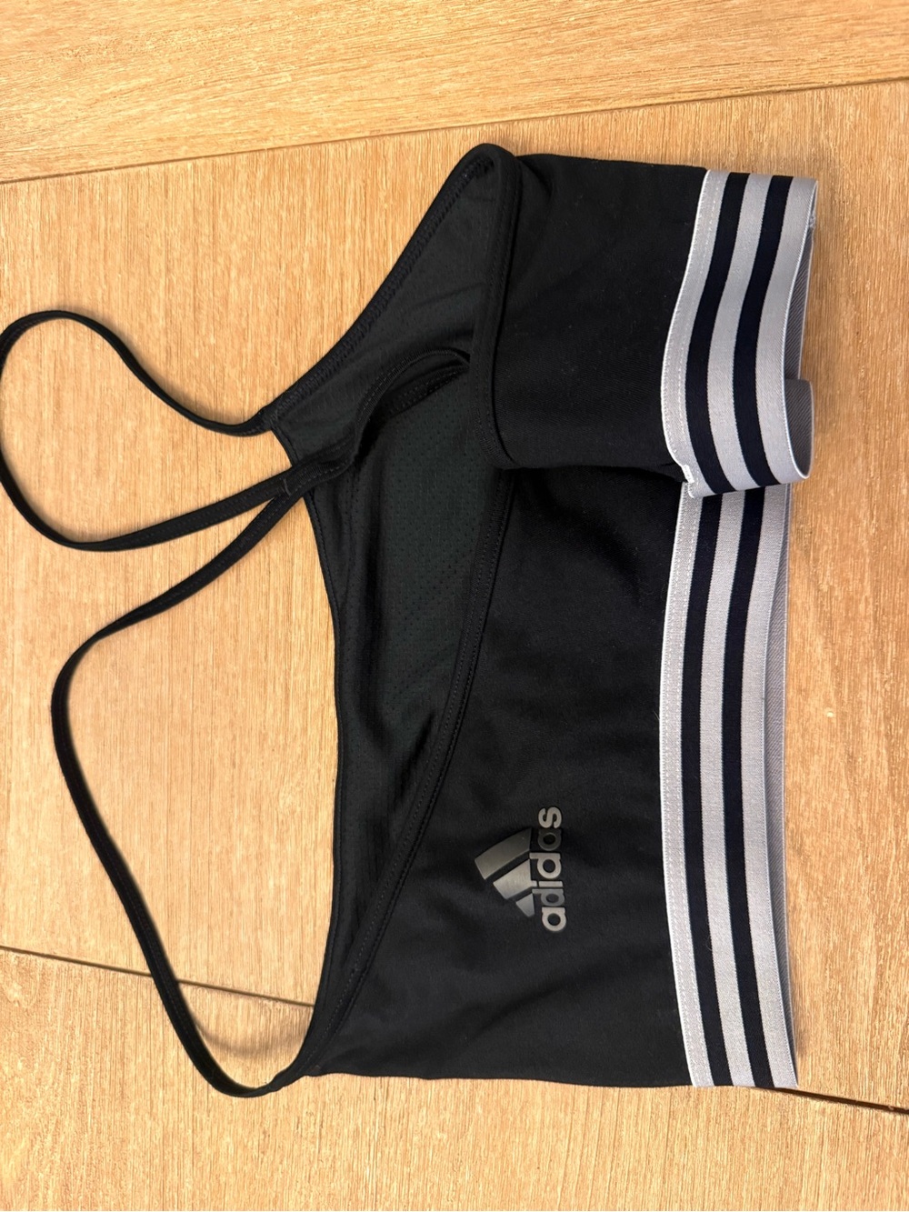 adidas Women’s Black/White Sports Bra Medium Support Crossback Wireless - size M